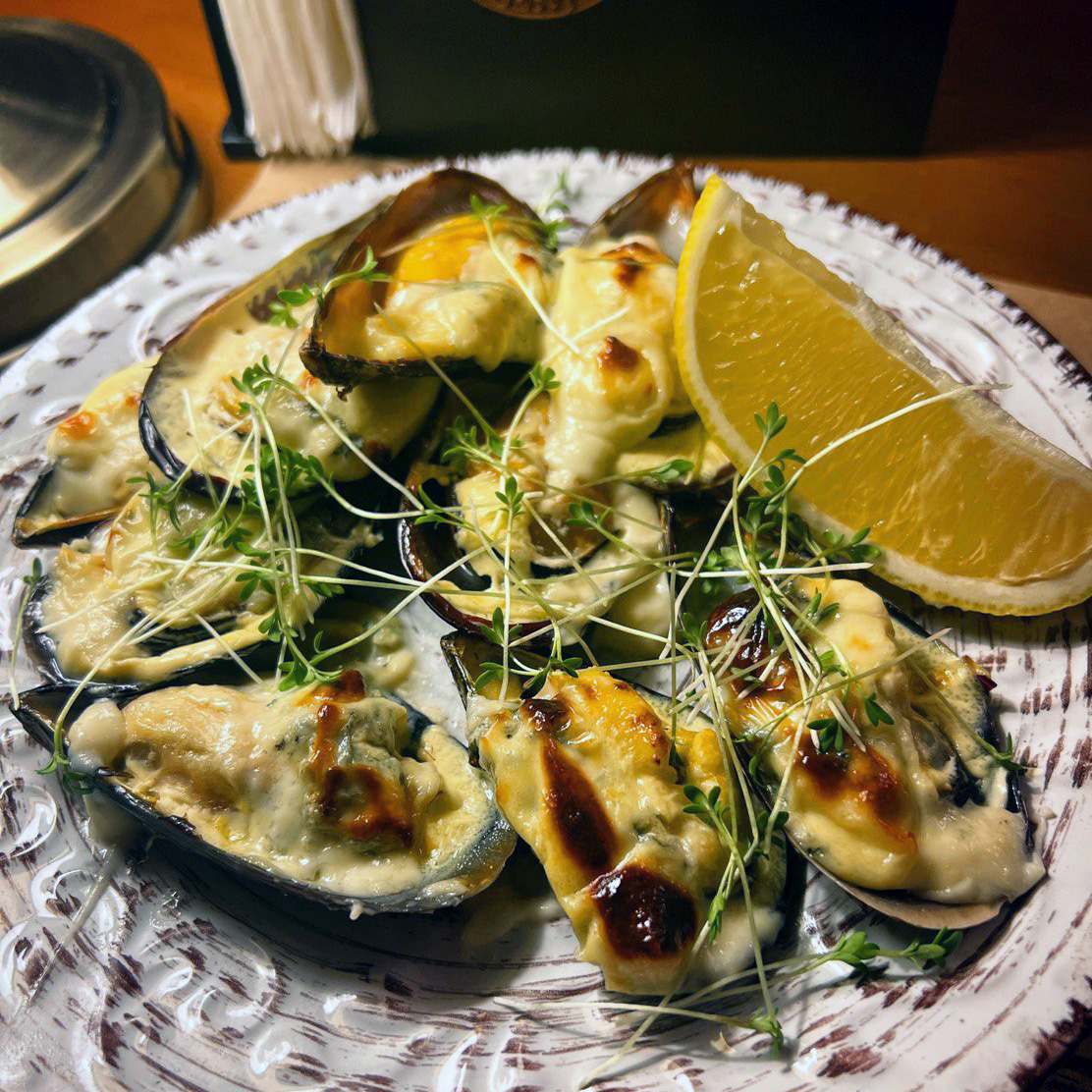 МІДІЇ ЗАПЕЧЕНІ З ДОРБЛЮ