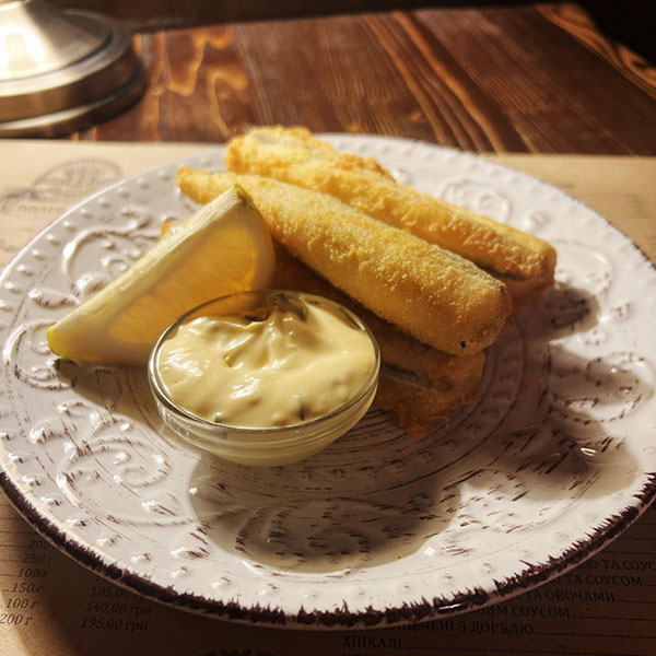 КОРЮШКА З СОУСОМ