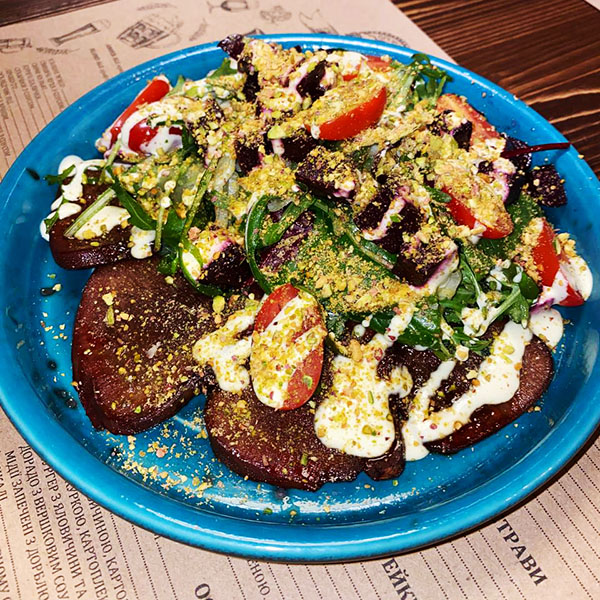 САЛАТ З ЯЗИКОМ І ГІРЧИЧНИМ СОУСОМ