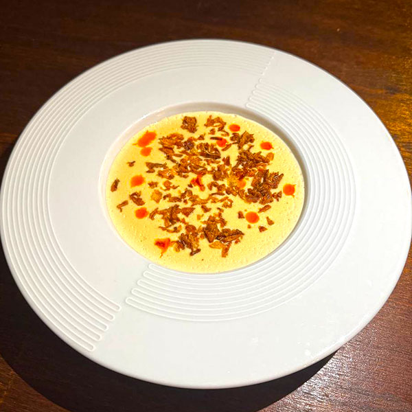 СИРНИЙ КРЕМ СУП З МИСЛИВСЬКИМИ КОВБАСКАМИ