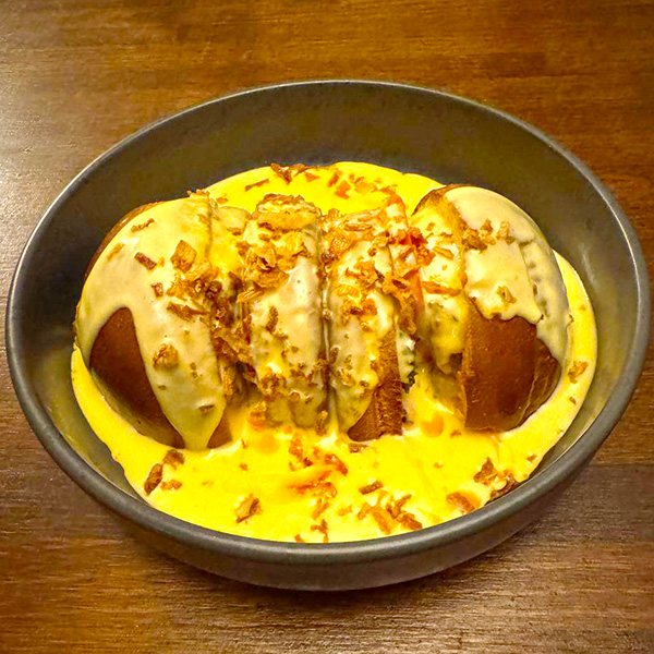 ЧІЗБУРГЕР З ЯЛОВИЧИНИ ТА ОВОЧАМИ